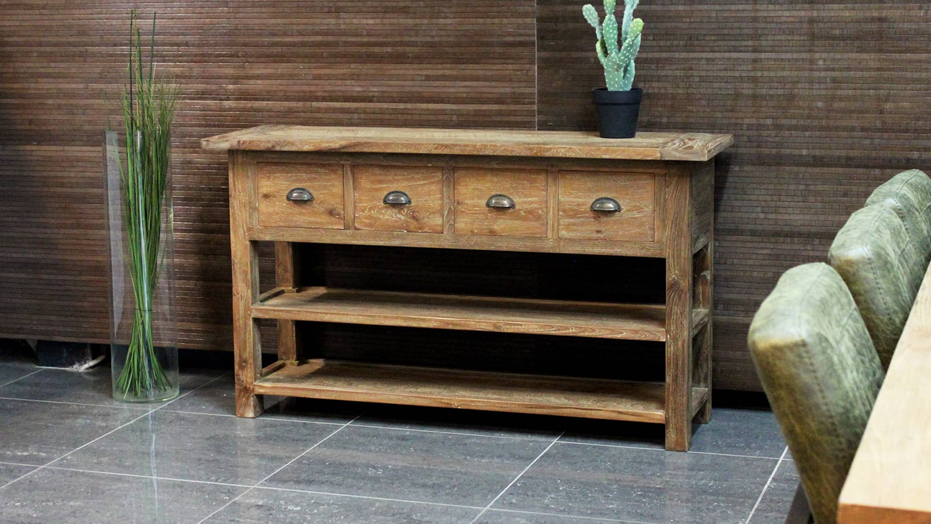 Landelijke sidetable teak met onderplank.